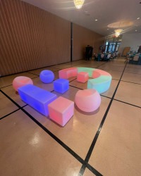 4BFC1A66 C330 4833 A05D A1A73E26C606 1728962616 LED Apple Chair